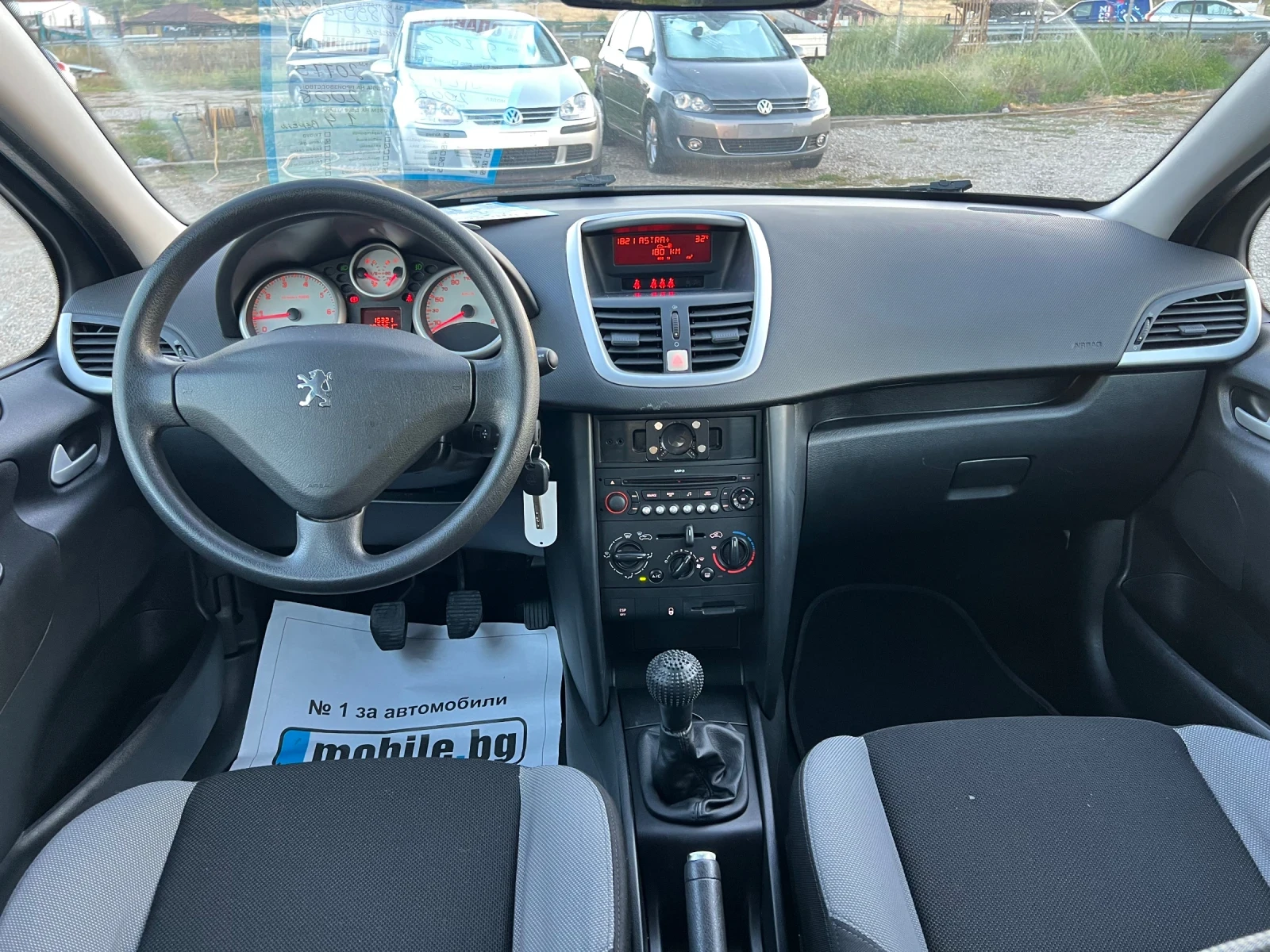 Peugeot 208 1.4 SW, снимка 13 - Автомобили и джипове - 56012514