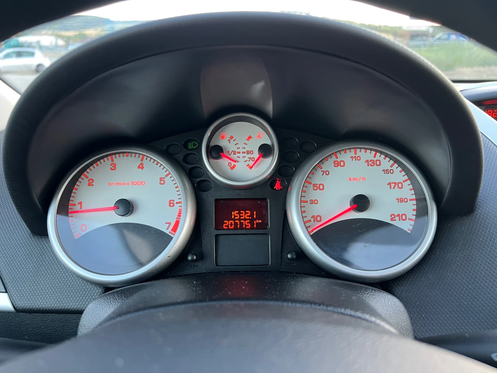 Peugeot 208 1.4 SW, снимка 14 - Автомобили и джипове - 56012514