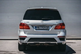 Mercedes-Benz GL 550 AMG| Designo| Harman| 360| SoftClose| Сменени вери, снимка 2