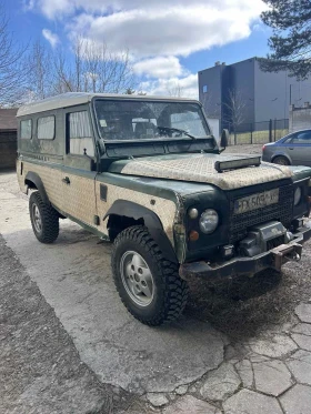 Land Rover Defender 