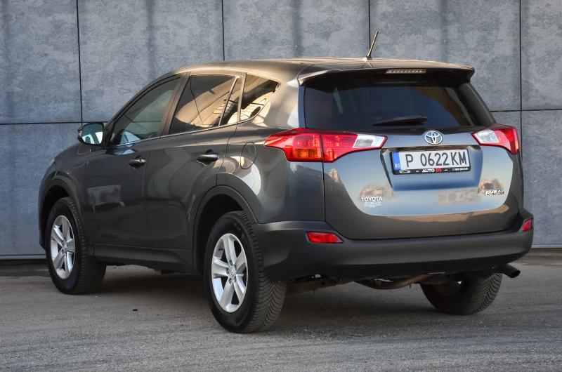 Toyota Rav4 2.2 D, снимка 5 - Автомобили и джипове - 48652975