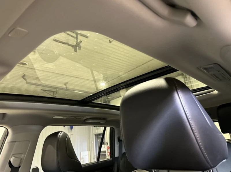 Toyota Highlander 2021 Toyota Highlander Limited, снимка 8 - Автомобили и джипове - 52706809