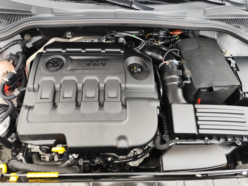 Skoda Yeti 2.0TDi* 4X4* АВТОМАТИК* LED/XENON* EURO6B* , снимка 14 - Автомобили и джипове - 53244937