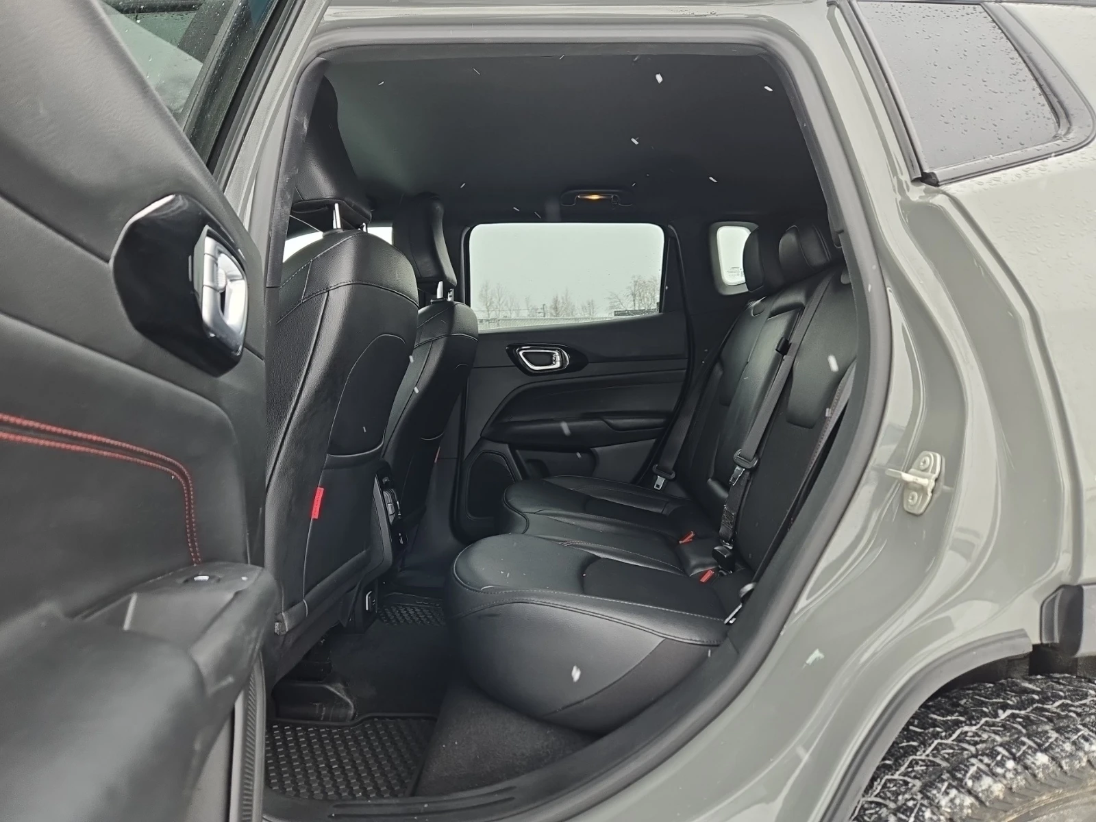 Jeep Compass 2L 4cyl 4WD - изображение 5