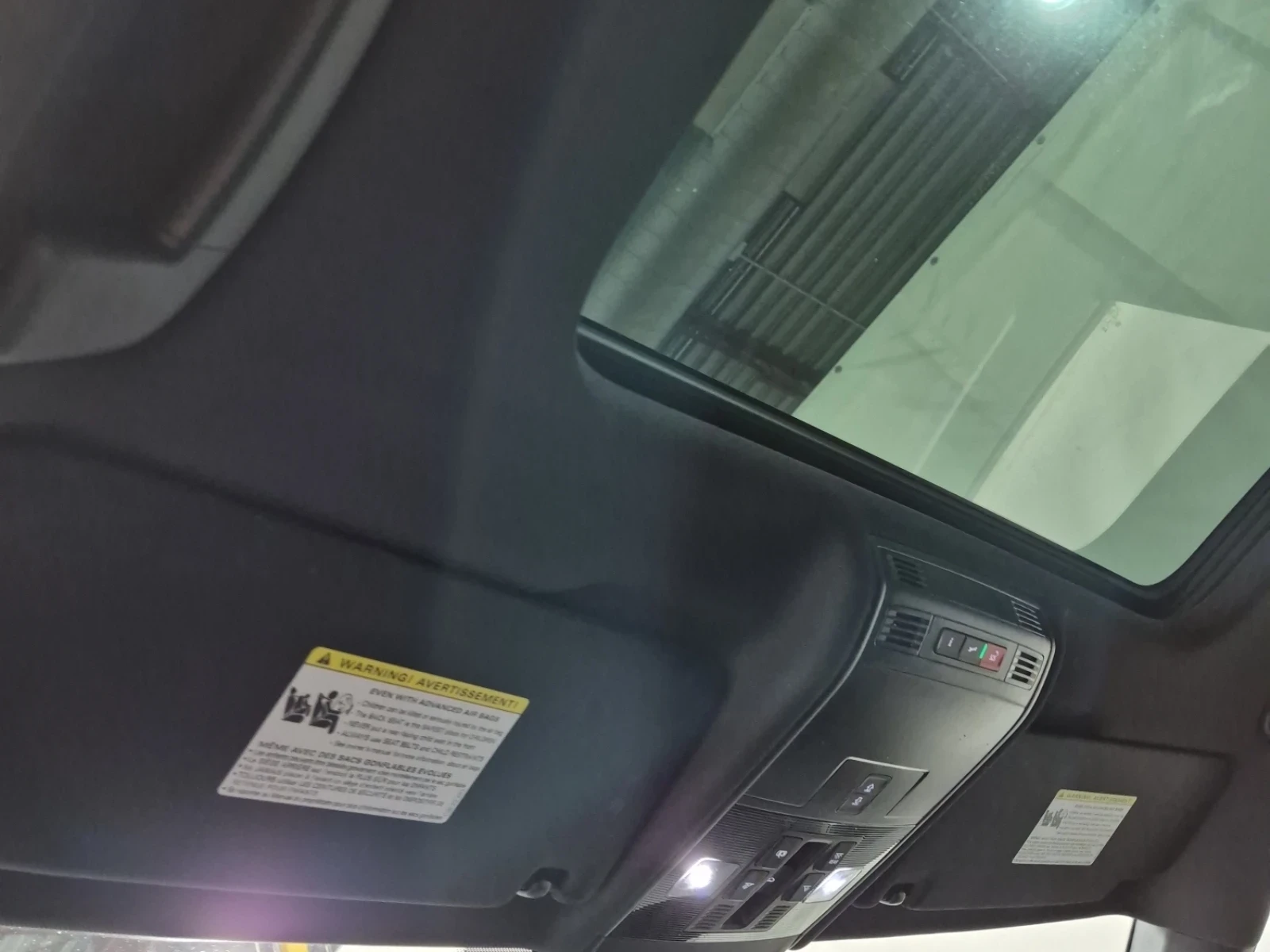 VW Tiguan COMFORTLINE R-LINE BLACK EDITION, снимка 12 - Автомобили и джипове - 54340064