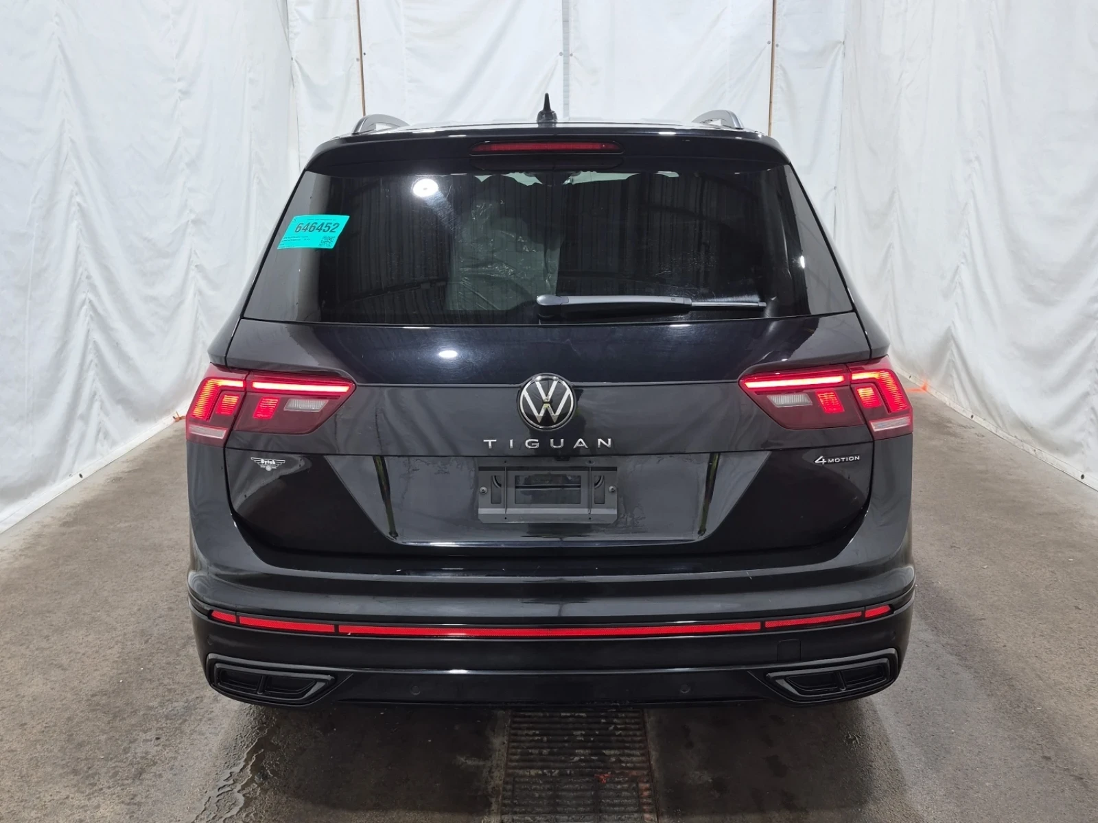 VW Tiguan COMFORTLINE R-LINE BLACK EDITION, снимка 15 - Автомобили и джипове - 54340064