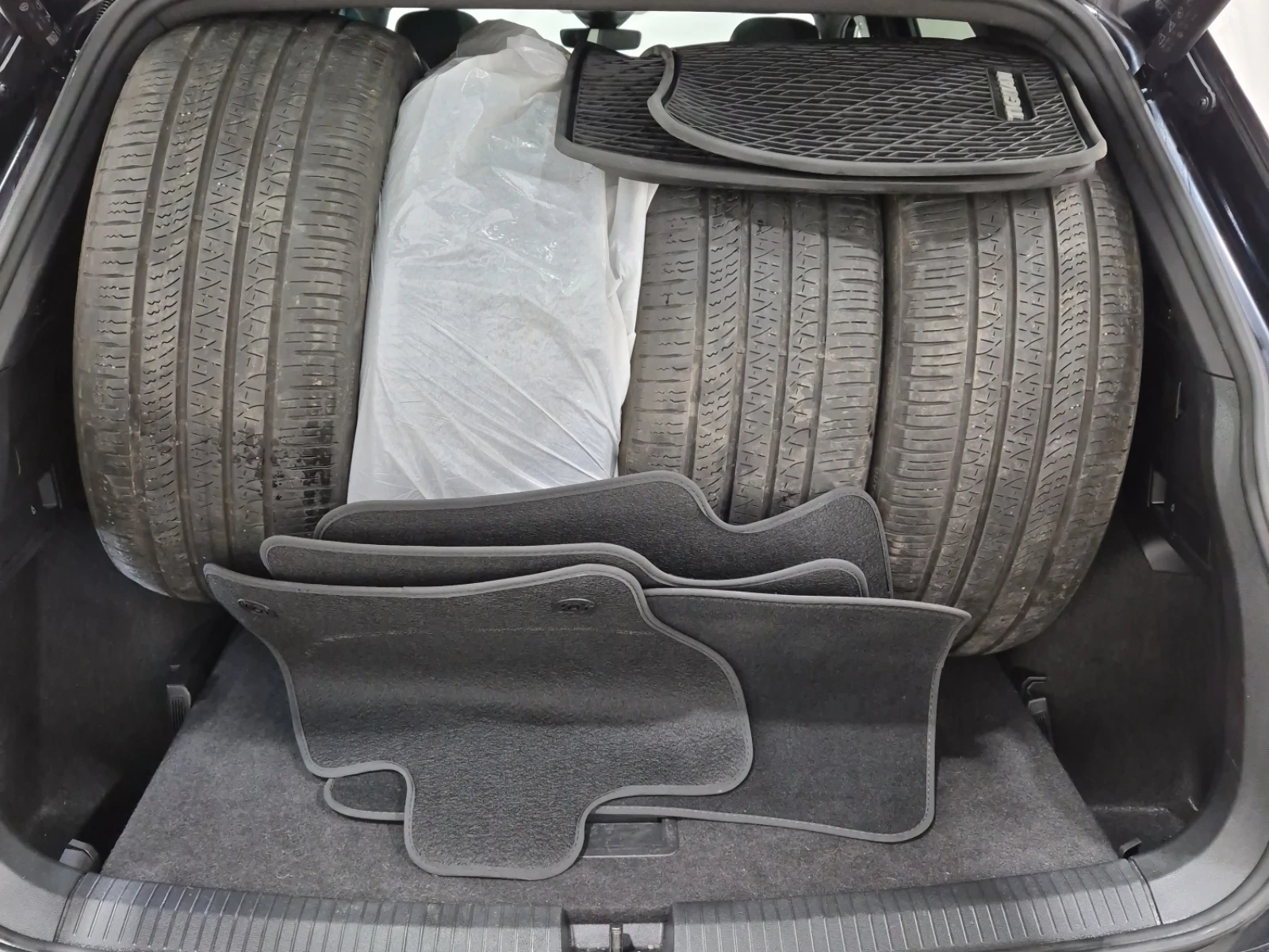 VW Tiguan COMFORTLINE R-LINE BLACK EDITION, снимка 13 - Автомобили и джипове - 54340064