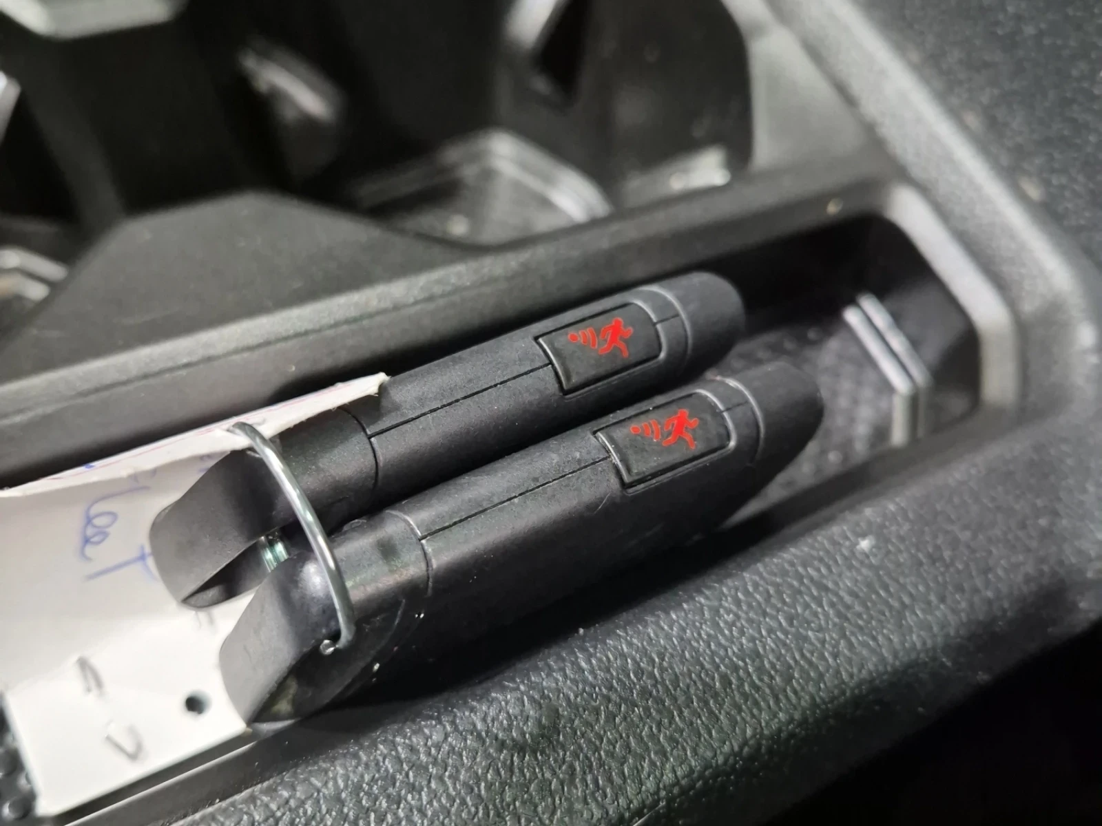 VW Tiguan COMFORTLINE R-LINE BLACK EDITION, снимка 8 - Автомобили и джипове - 54340064