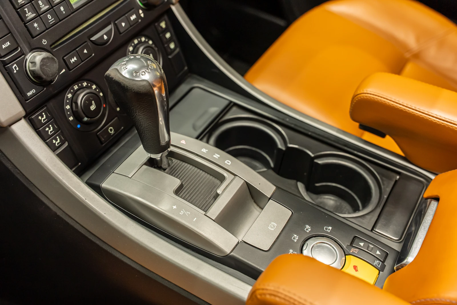 Land Rover Range Rover Sport HSE, снимка 7 - Автомобили и джипове - 54407309