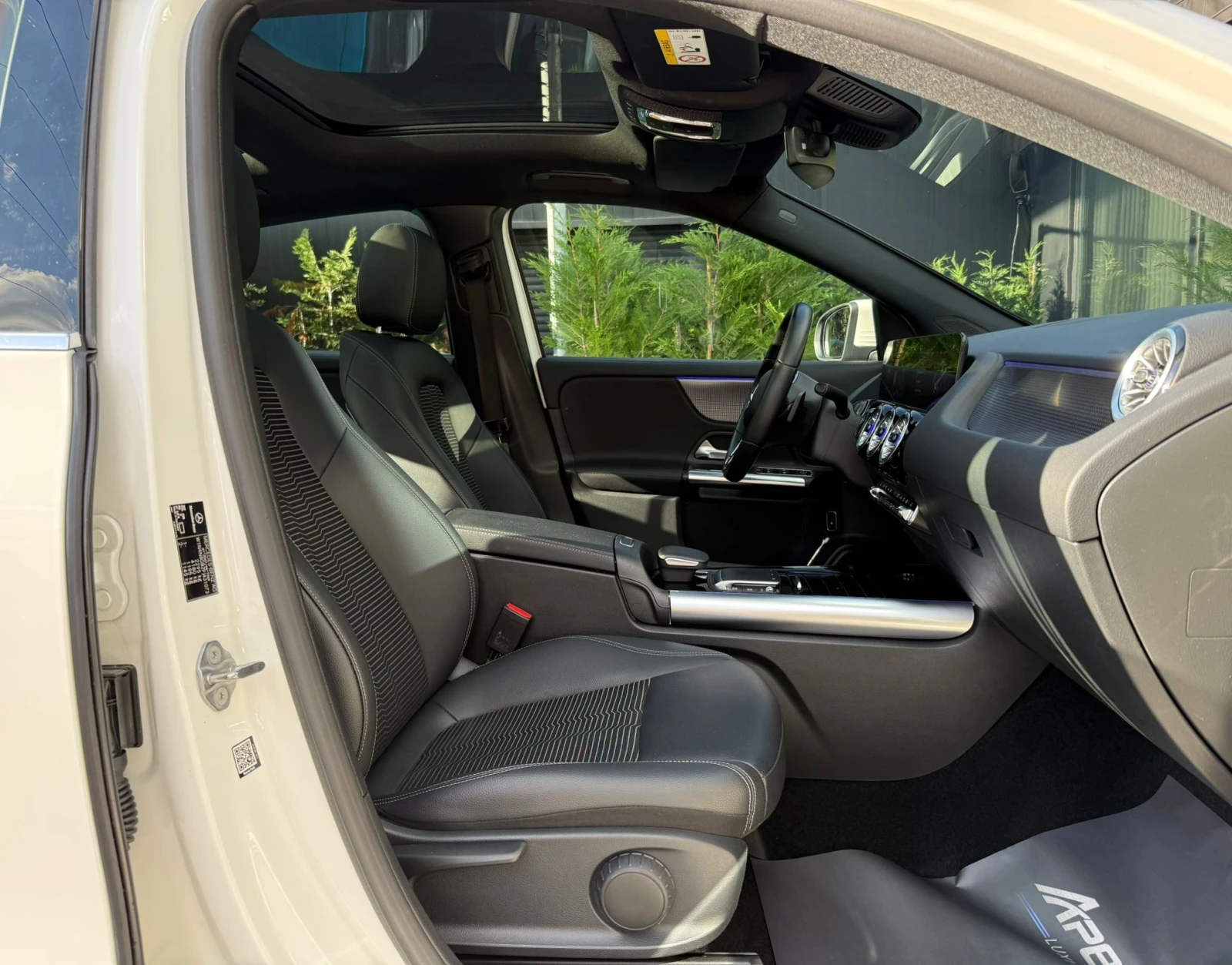 Mercedes-Benz GLA 250 E, снимка 15 - Автомобили и джипове - 54526604