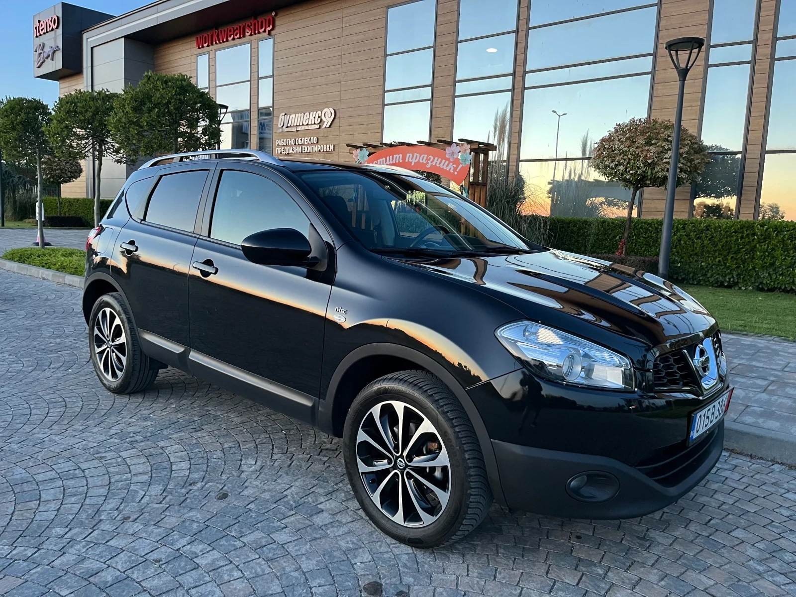 Nissan Qashqai 1.5dci 110к.с. Нави* Камера* Панорама* Перфектна* , снимка 7 - Автомобили и джипове - 54579142