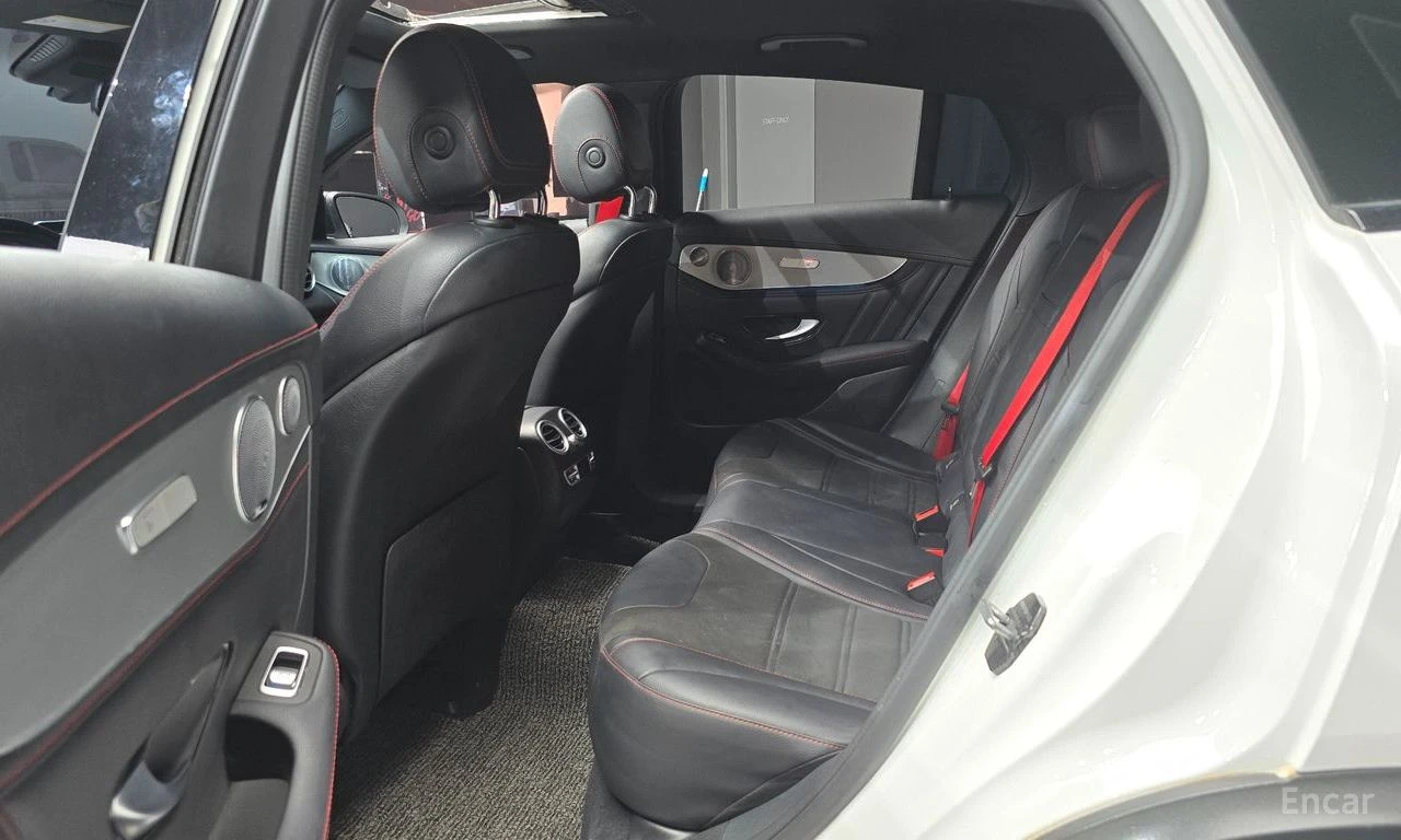 Mercedes-Benz GLC 43 AMG 4MATIC Coupe* BURMESTER* HEAD-UP* 360* PANORAMA* , снимка 15 - Автомобили и джипове - 54904056