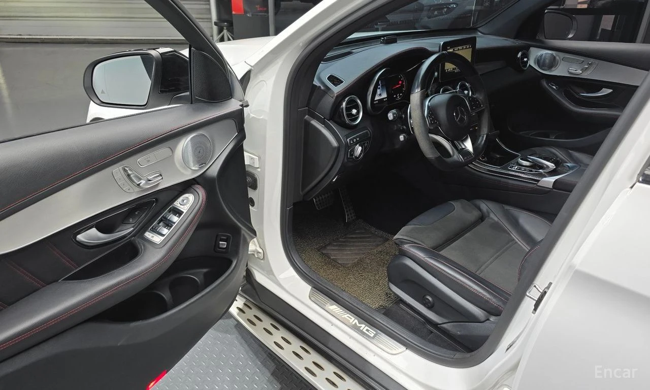 Mercedes-Benz GLC 43 AMG 4MATIC Coupe* BURMESTER* HEAD-UP* 360* PANORAMA* , снимка 7 - Автомобили и джипове - 54904056