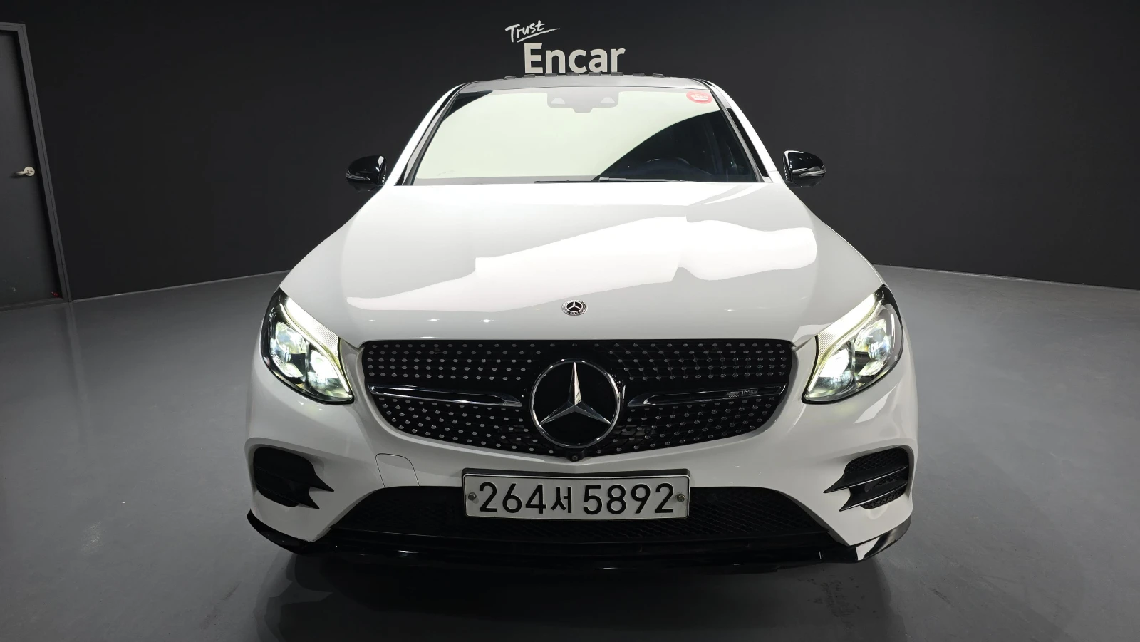Mercedes-Benz GLC 43 AMG 4MATIC Coupe* BURMESTER* HEAD-UP* 360* PANORAMA* , снимка 3 - Автомобили и джипове - 54904056