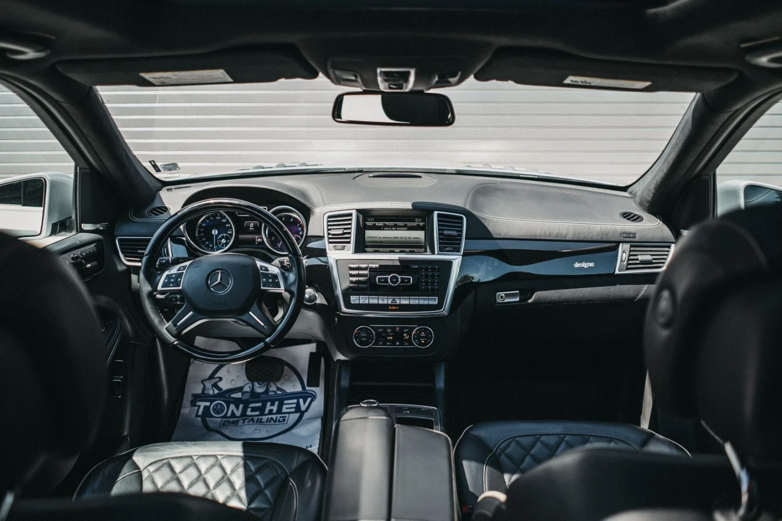 Mercedes-Benz GL 550 AMG| Designo| Harman| 360| SoftClose| Сменени вери, снимка 11 - Автомобили и джипове - 55341093