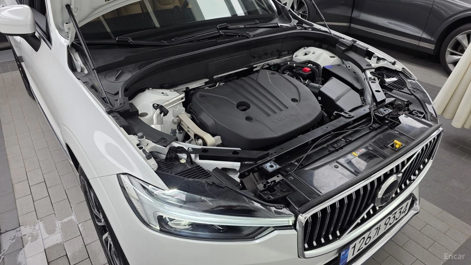 Volvo XC60 B5* ULTRA BRIGHT* Bowers&Wilkins* PANO* ПОДГРЕВ* О, снимка 5 - Автомобили и джипове - 55529744