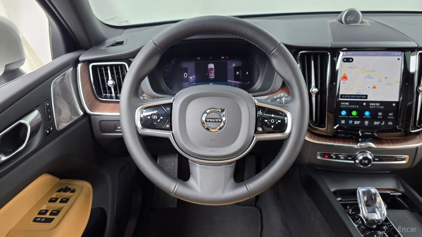 Volvo XC60 B5* ULTRA BRIGHT* Bowers&Wilkins* PANO* ПОДГРЕВ* О, снимка 12 - Автомобили и джипове - 55529744