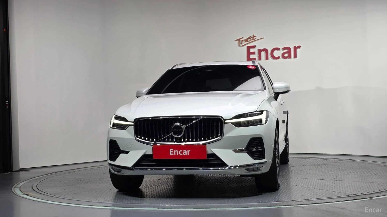 Volvo XC60 B5* ULTRA BRIGHT* Bowers&Wilkins* PANO* ПОДГРЕВ* О, снимка 3 - Автомобили и джипове - 55529744