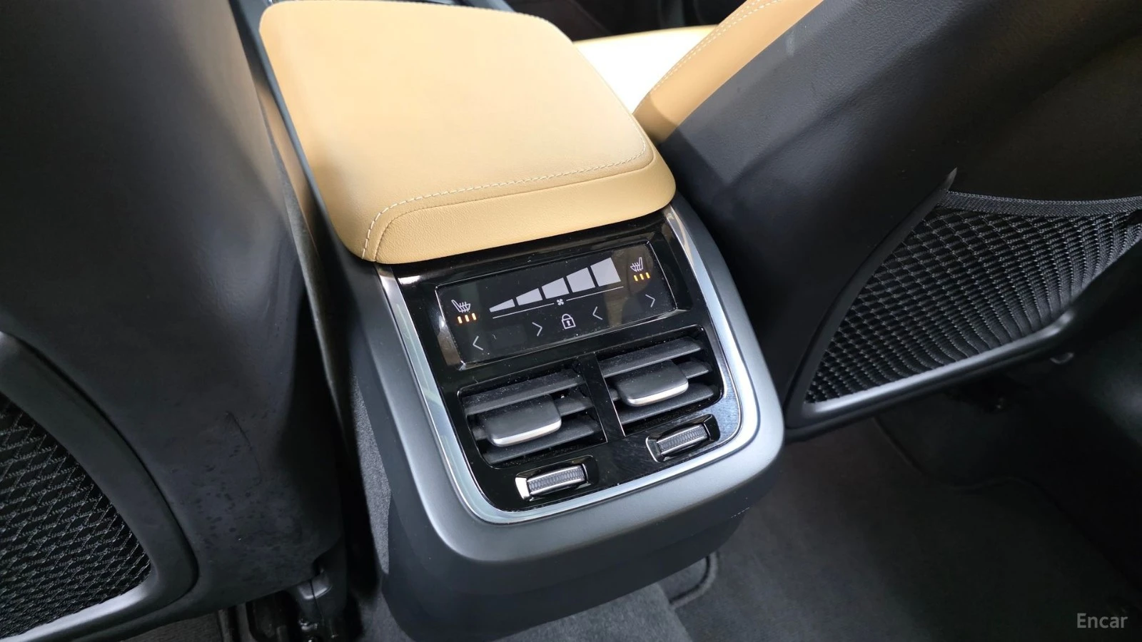 Volvo XC60 B5* ULTRA BRIGHT* Bowers&Wilkins* PANO* ПОДГРЕВ* О, снимка 17 - Автомобили и джипове - 55529744