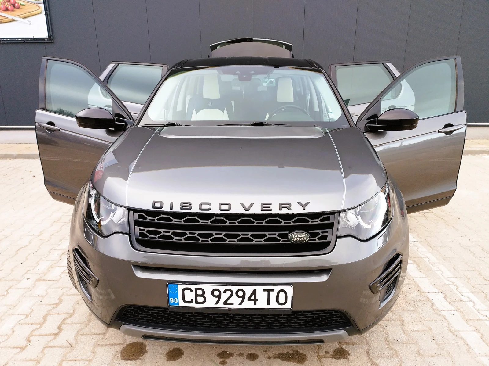 Land Rover Discovery Sport 2.0D - Топ състояние , снимка 17 - Автомобили и джипове - 55624590