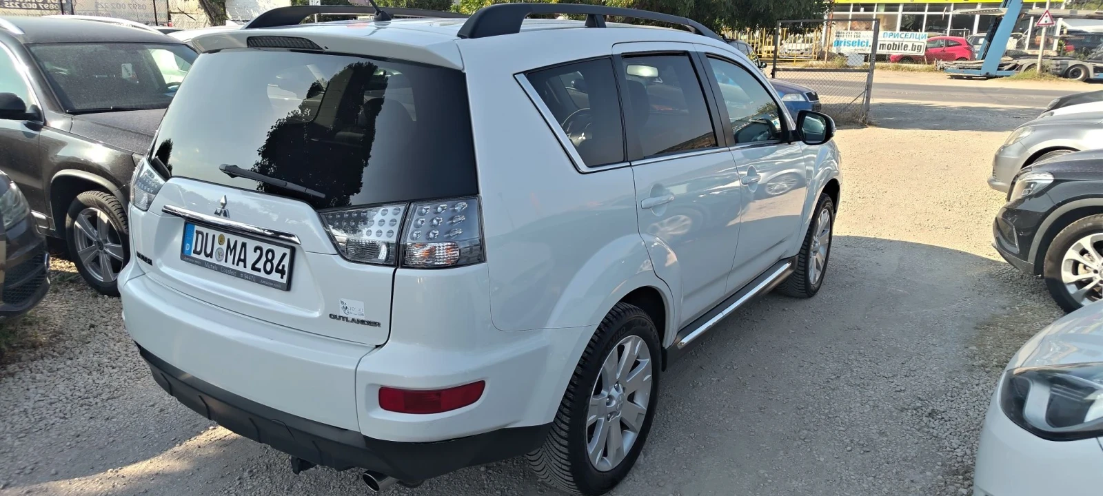 Mitsubishi Outlander 2.0i нави , снимка 4 - Автомобили и джипове - 55803662