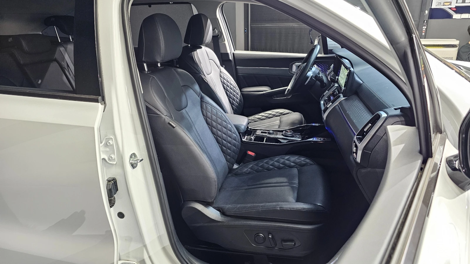 Kia Sorento PRESTIGE* ОБДУХВАНЕ* ДИСТРОНИК* LANE* ASSIST* , снимка 10 - Автомобили и джипове - 56066296