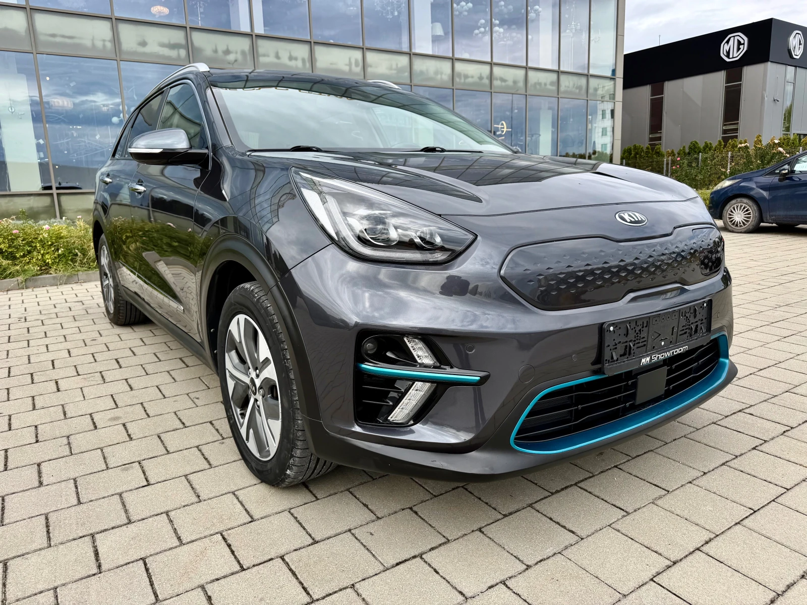 Kia Niro ExecutiveLine-KEYLESS-GO-EASY-ENTRY-KAMERA-DISTRON, снимка 3 - Автомобили и джипове - 56270056