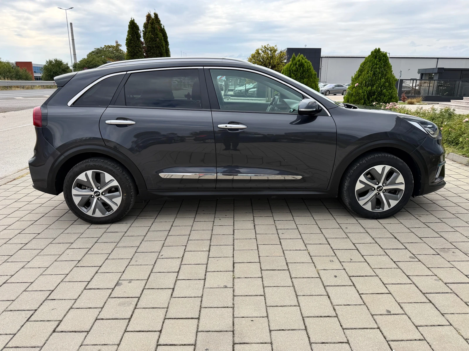Kia Niro ExecutiveLine-KEYLESS-GO-EASY-ENTRY-KAMERA-DISTRON, снимка 4 - Автомобили и джипове - 56270056