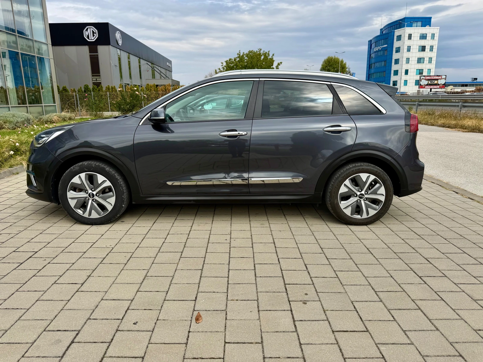 Kia Niro ExecutiveLine-KEYLESS-GO-EASY-ENTRY-KAMERA-DISTRON, снимка 8 - Автомобили и джипове - 56270056