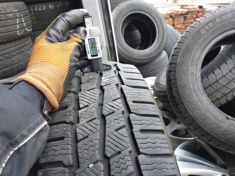 Гуми Зимни 215/70R15, снимка 4 - Гуми и джанти - 36287416