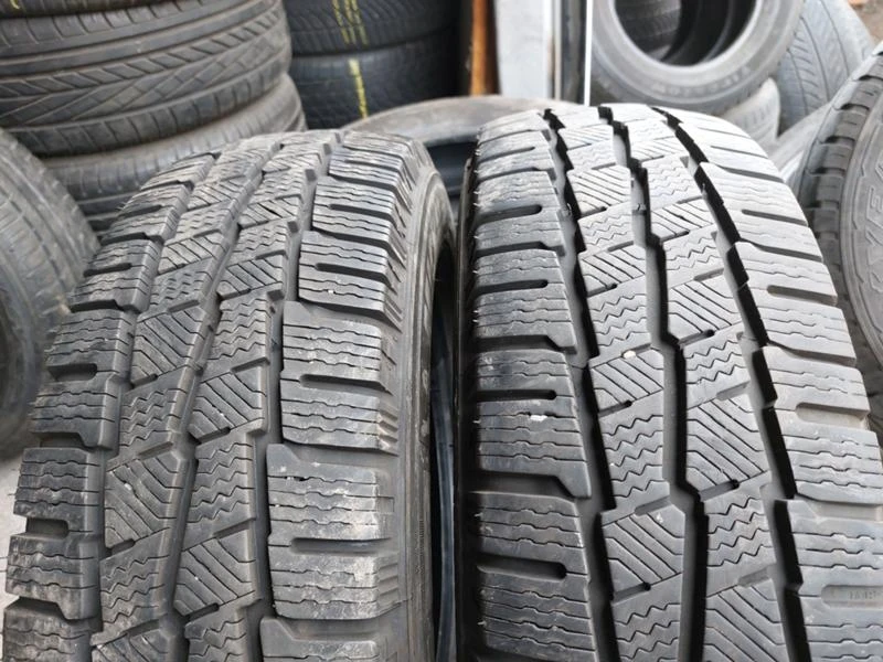 Гуми Зимни 215/70R15, снимка 1 - Гуми и джанти - 36287416