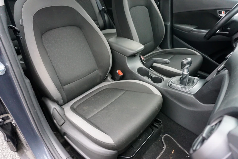 Hyundai Kona 1.6CRDI COMFORT, снимка 8 - Автомобили и джипове - 26909468