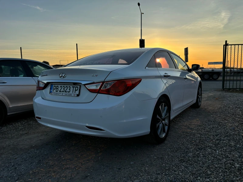 Hyundai Sonata 2.0, снимка 5 - Автомобили и джипове - 47805039