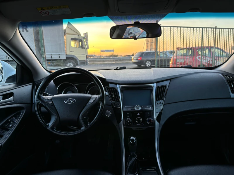 Hyundai Sonata 2.0, снимка 10 - Автомобили и джипове - 47805039