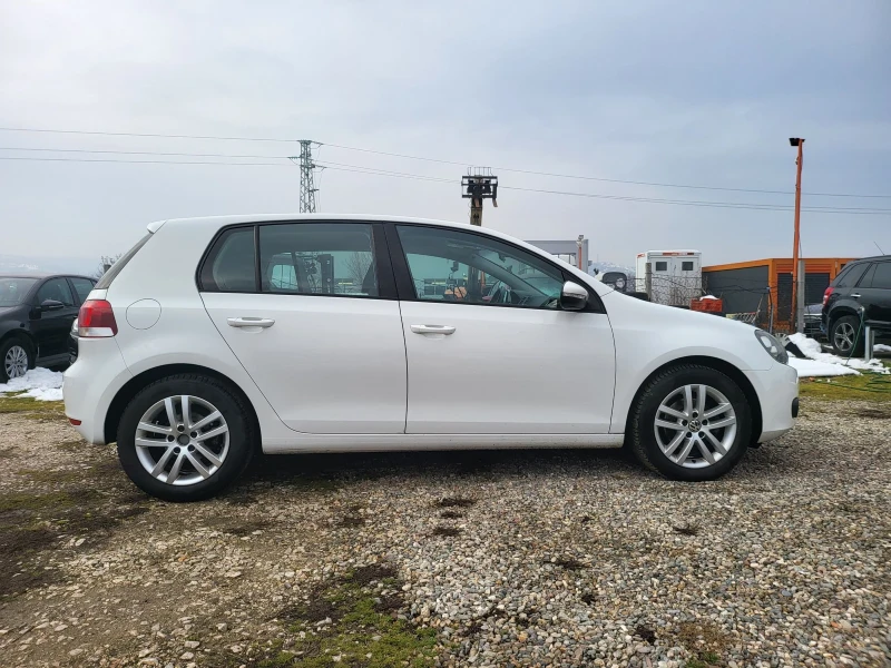 VW Golf 1.6 TDI , снимка 7 - Автомобили и джипове - 48765263