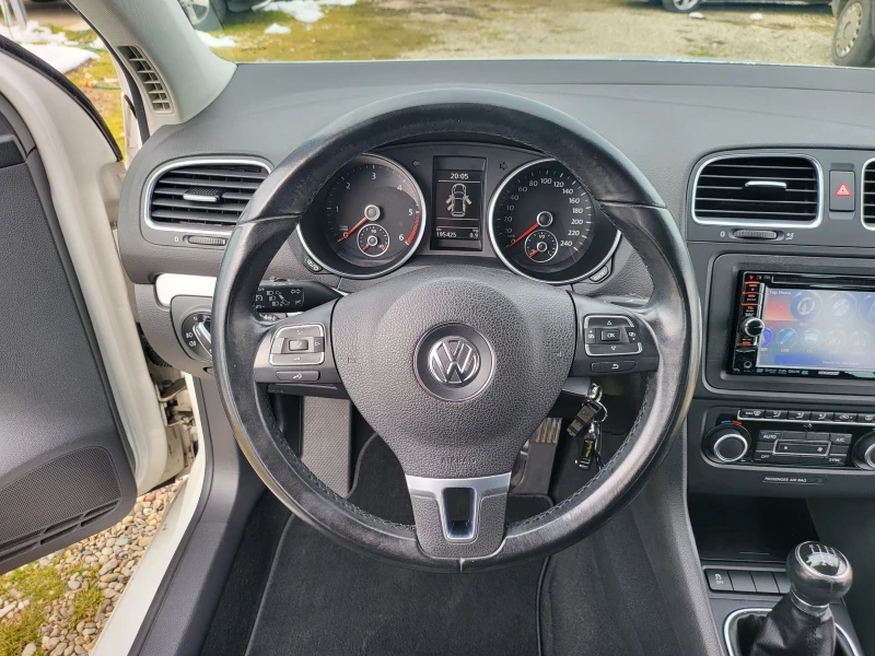 VW Golf 1.6 TDI , снимка 12 - Автомобили и джипове - 48765263