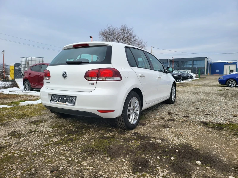 VW Golf 1.6 TDI , снимка 4 - Автомобили и джипове - 48765263