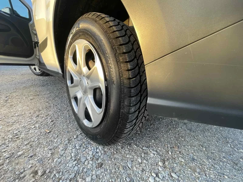 Ford Connect 1.5 tdci, снимка 12 - Автомобили и джипове - 52337987