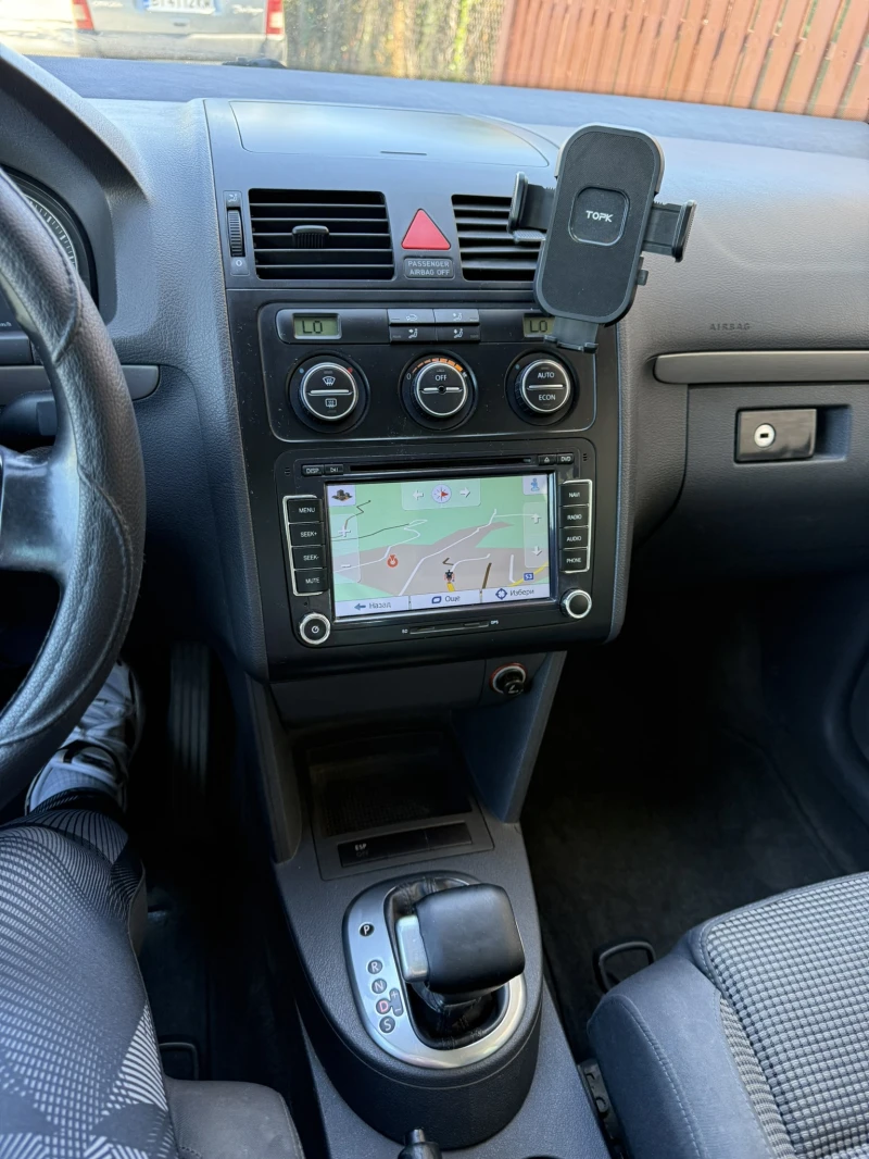 VW Touran 2.0TDI, снимка 9 - Автомобили и джипове - 52625468