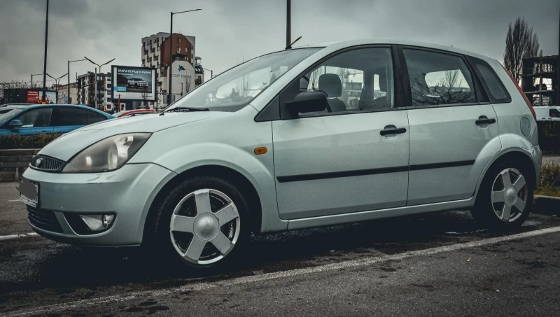 Ford Fiesta 1.4 16V, снимка 4 - Автомобили и джипове - 52692032