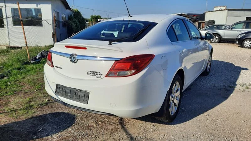 Opel Insignia 1.8 i, снимка 4 - Автомобили и джипове - 33438545