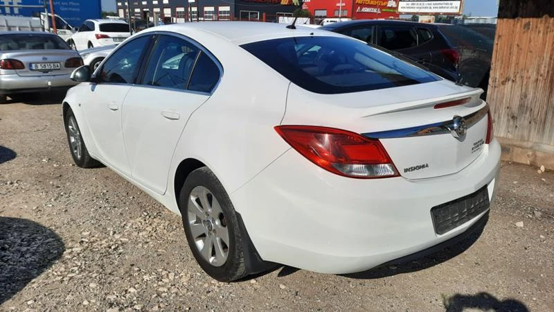 Opel Insignia 1.8 i, снимка 3 - Автомобили и джипове - 33438545