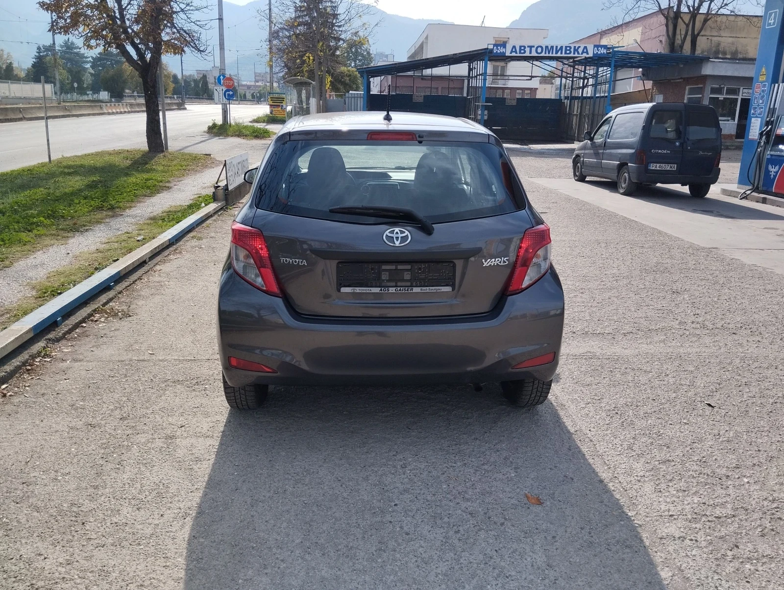 Toyota Yaris 1.0VVTi Euro 5 - изображение 8