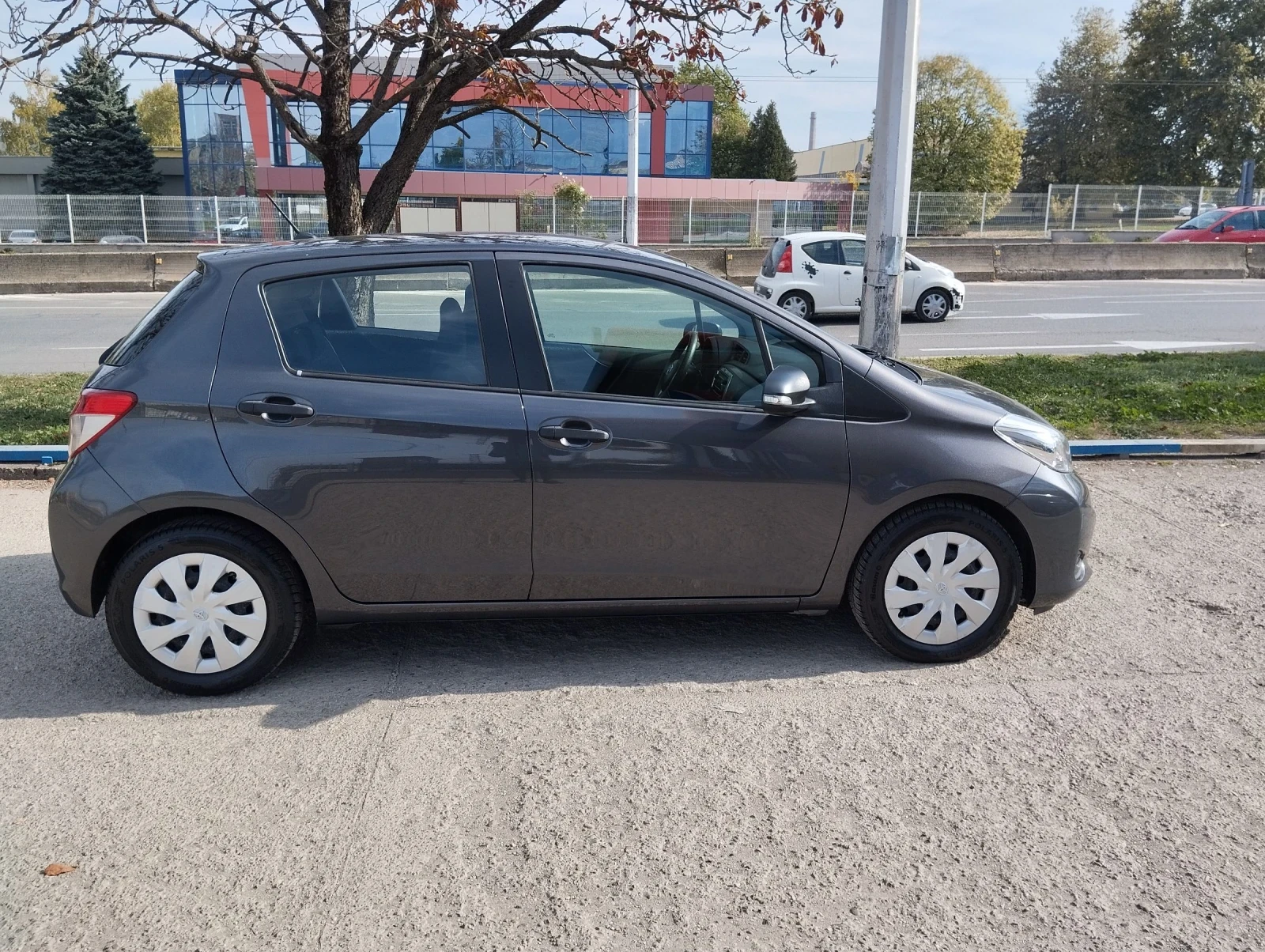 Toyota Yaris 1.0VVTi Euro 5 - изображение 5