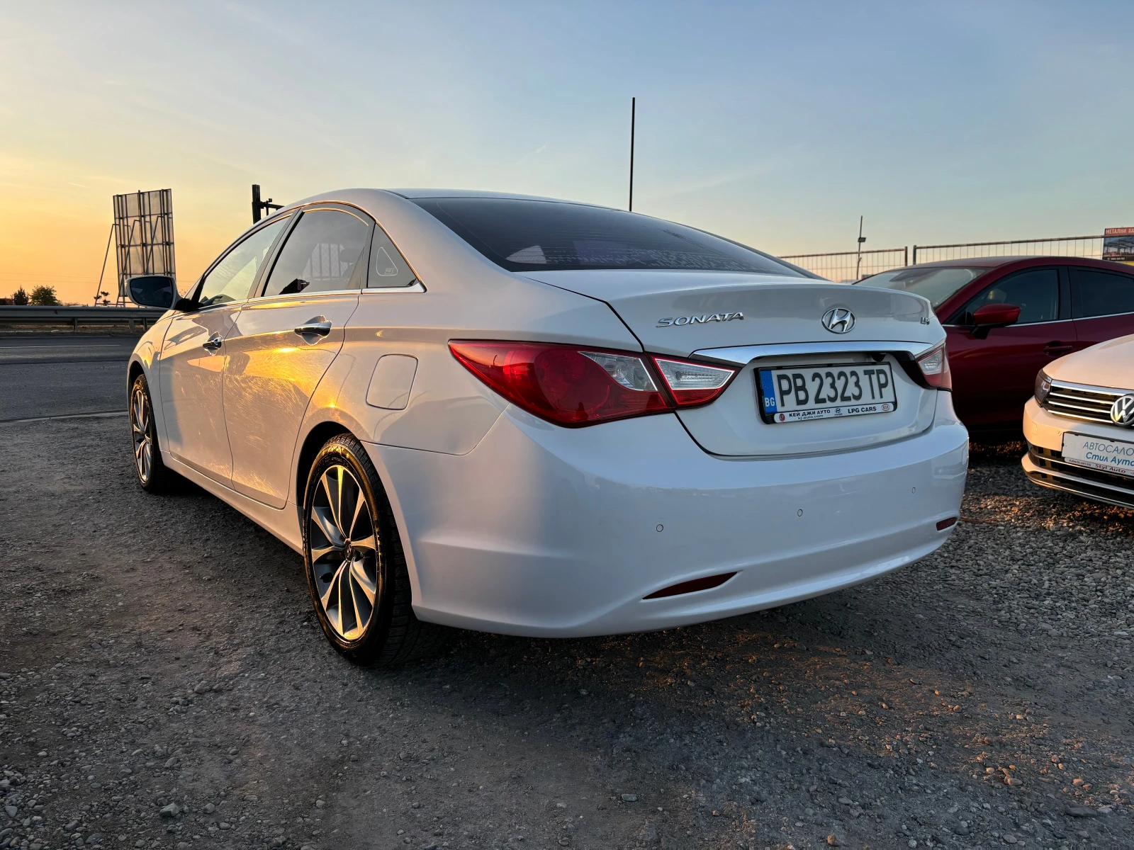 Hyundai Sonata 2.0 - изображение 4