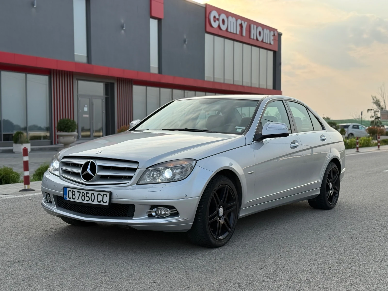 Mercedes-Benz C 320 РЕГИСТРИРАН ОБСЛУЖЕН - изображение 7