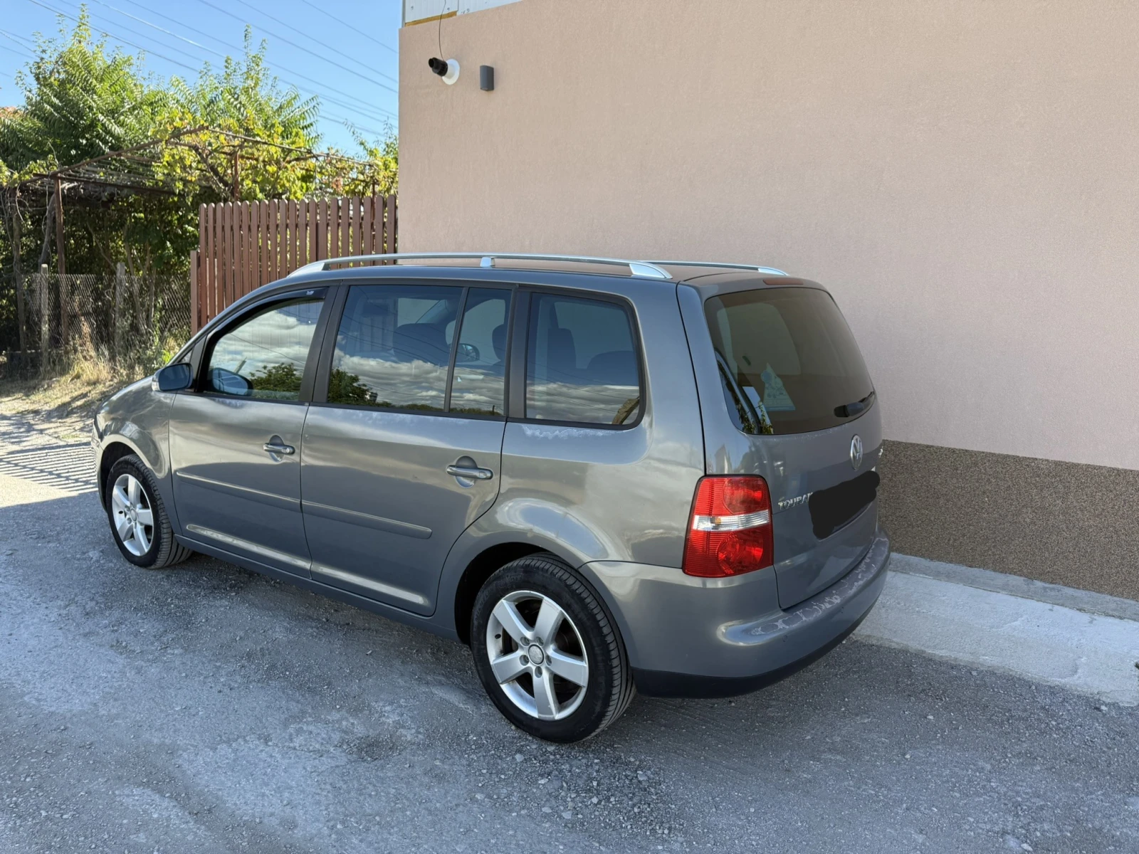 VW Touran 2.0TDI - изображение 2
