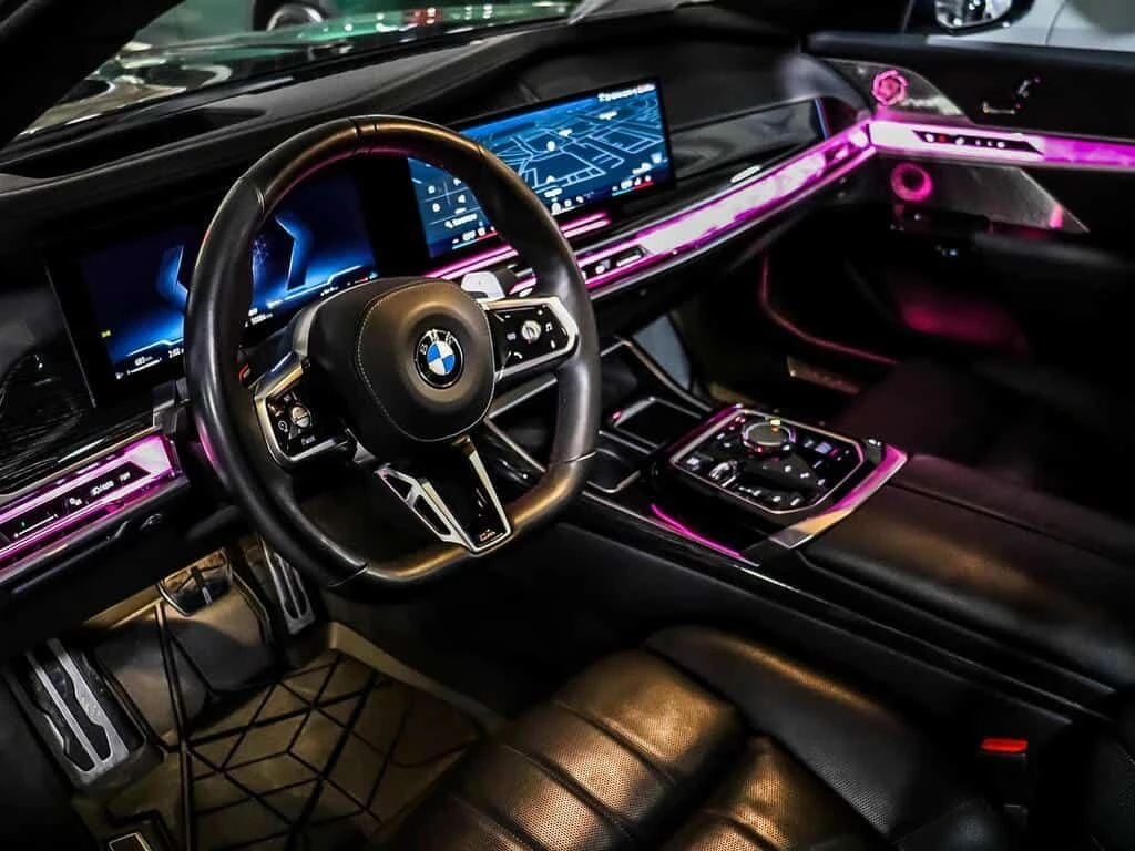 BMW 760 I| SWAROVSKI| B&W| ОБДУХВАНЕ | SKY LOUNGE PANO | , снимка 5 - Автомобили и джипове - 53767854