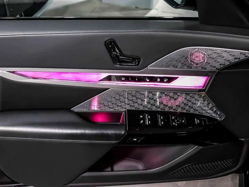 BMW 760 I| SWAROVSKI| B&W| ОБДУХВАНЕ | SKY LOUNGE PANO | , снимка 4 - Автомобили и джипове - 53767854