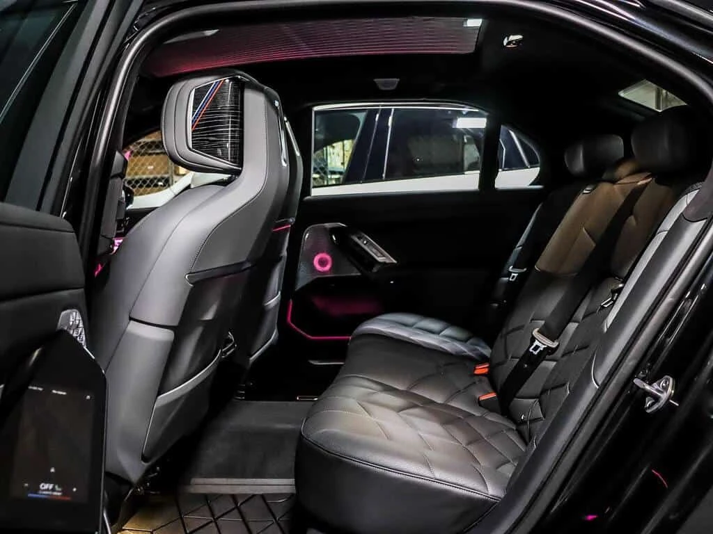 BMW 760 I| SWAROVSKI| B&W| ОБДУХВАНЕ | SKY LOUNGE PANO | , снимка 12 - Автомобили и джипове - 53767854